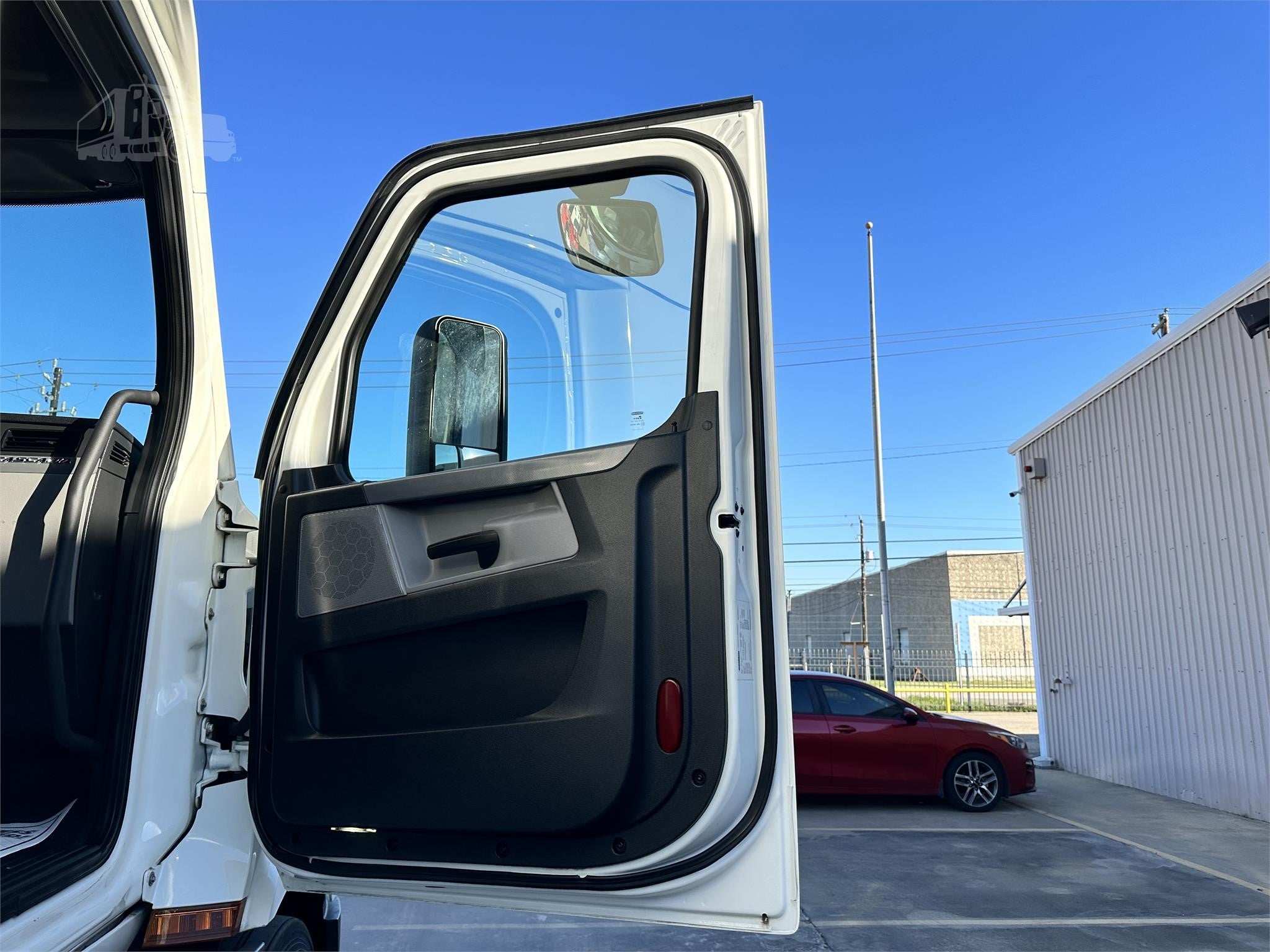 2020 FREIGHTLINER CASCADIA 116