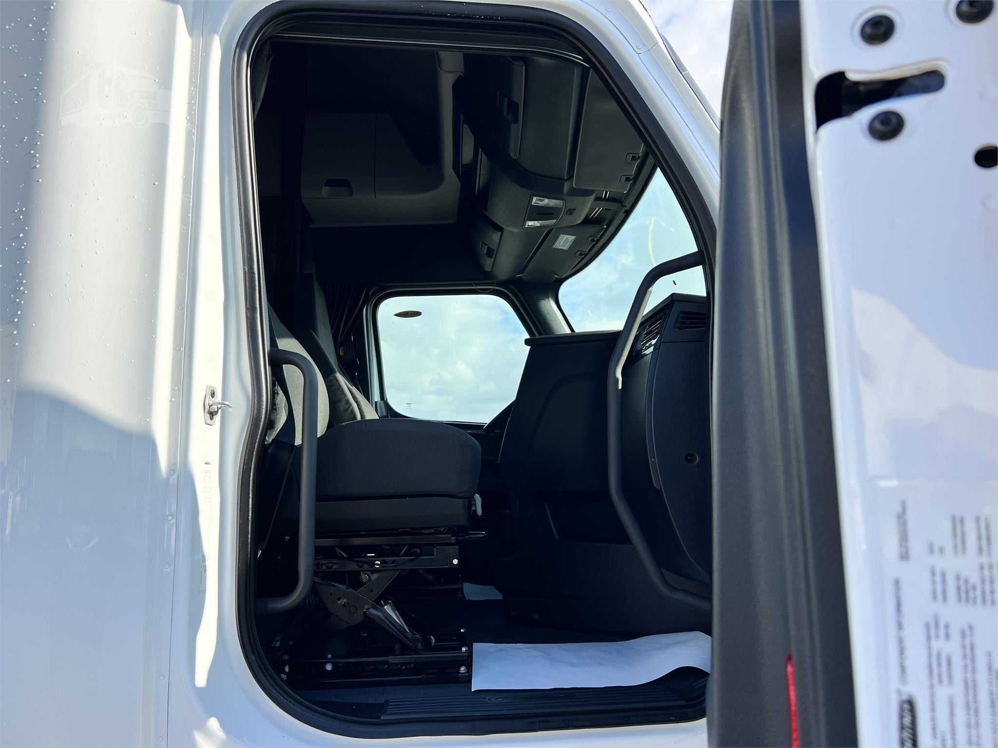 2023 FREIGHTLINER CASCADIA 126