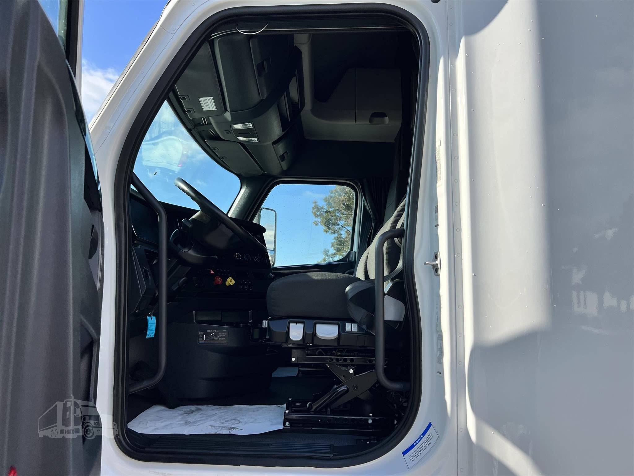 2023 FREIGHTLINER CASCADIA 126 STOCK#FHDK483