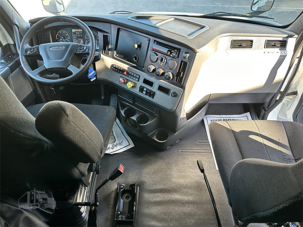 2020 FREIGHTLINER CASCADIA 116