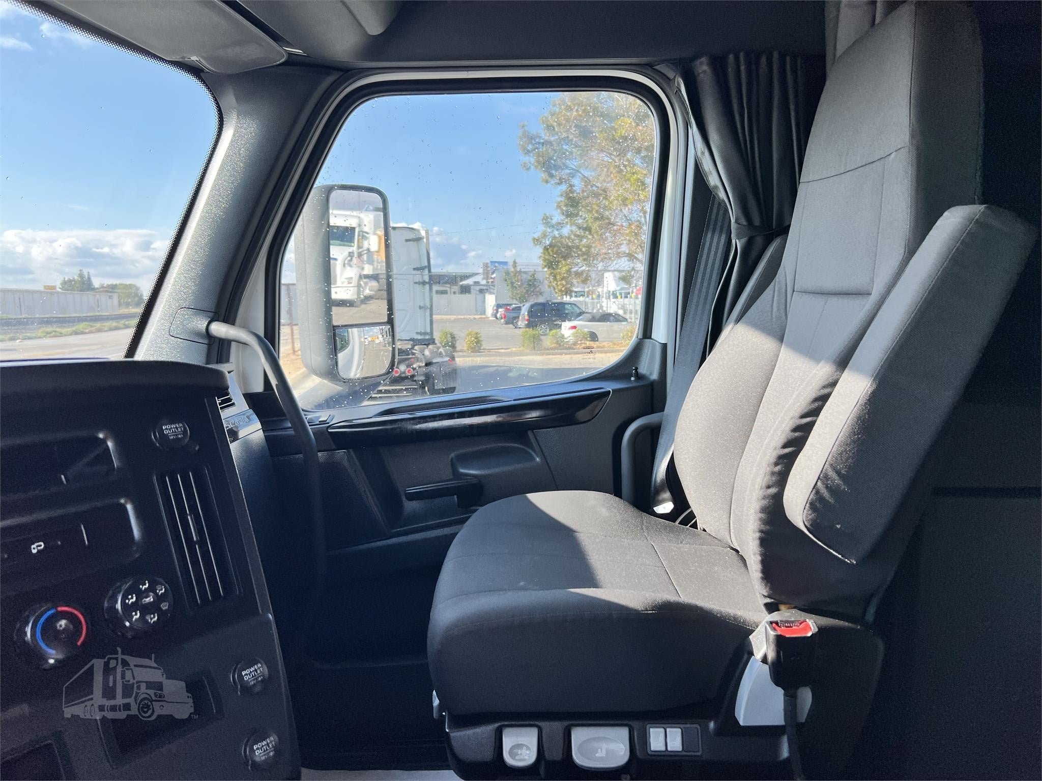2023 FREIGHTLINER CASCADIA 126