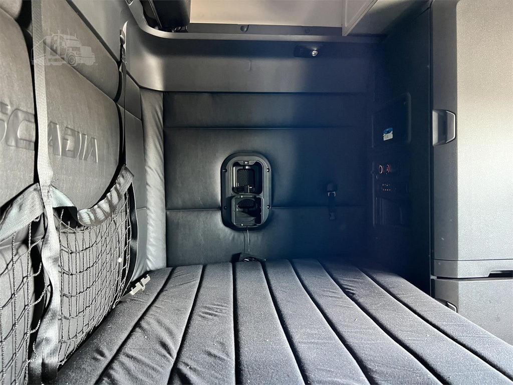 2023 FREIGHTLINER CASCADIA 126