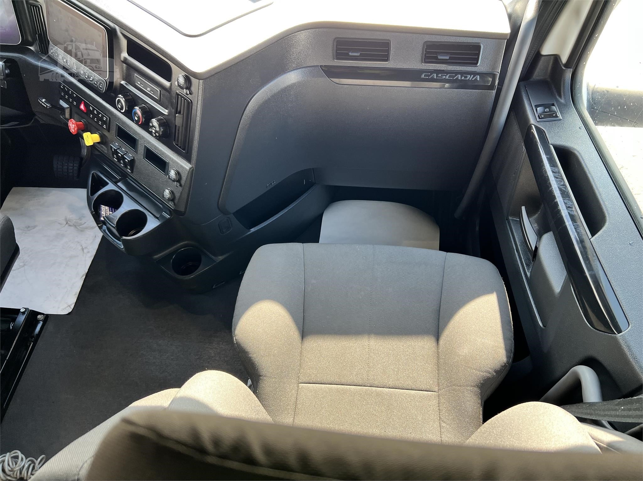 2023 FREIGHTLINER CASCADIA 126