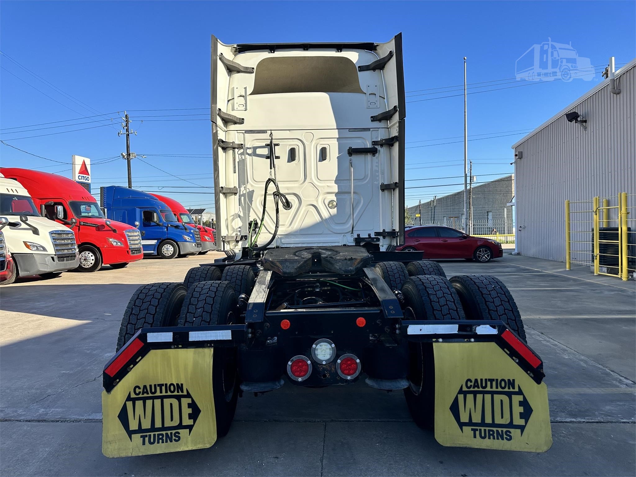 2020 FREIGHTLINER CASCADIA 116