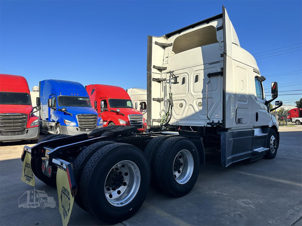 2020 FREIGHTLINER CASCADIA 116