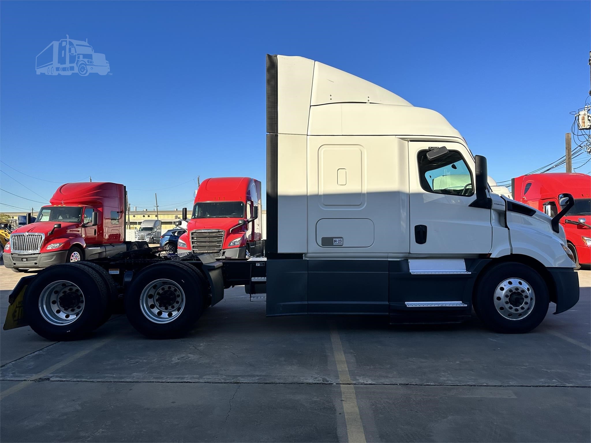 2020 FREIGHTLINER CASCADIA 116