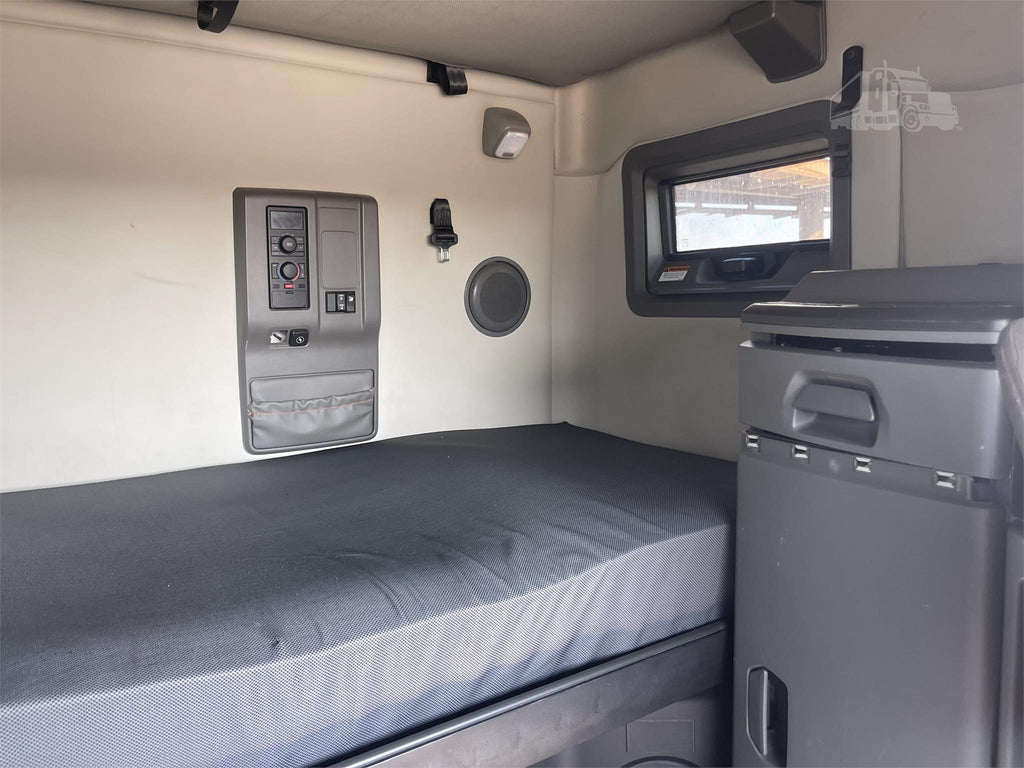 2019 VOLVO VNL64T760 STOCK#THG394