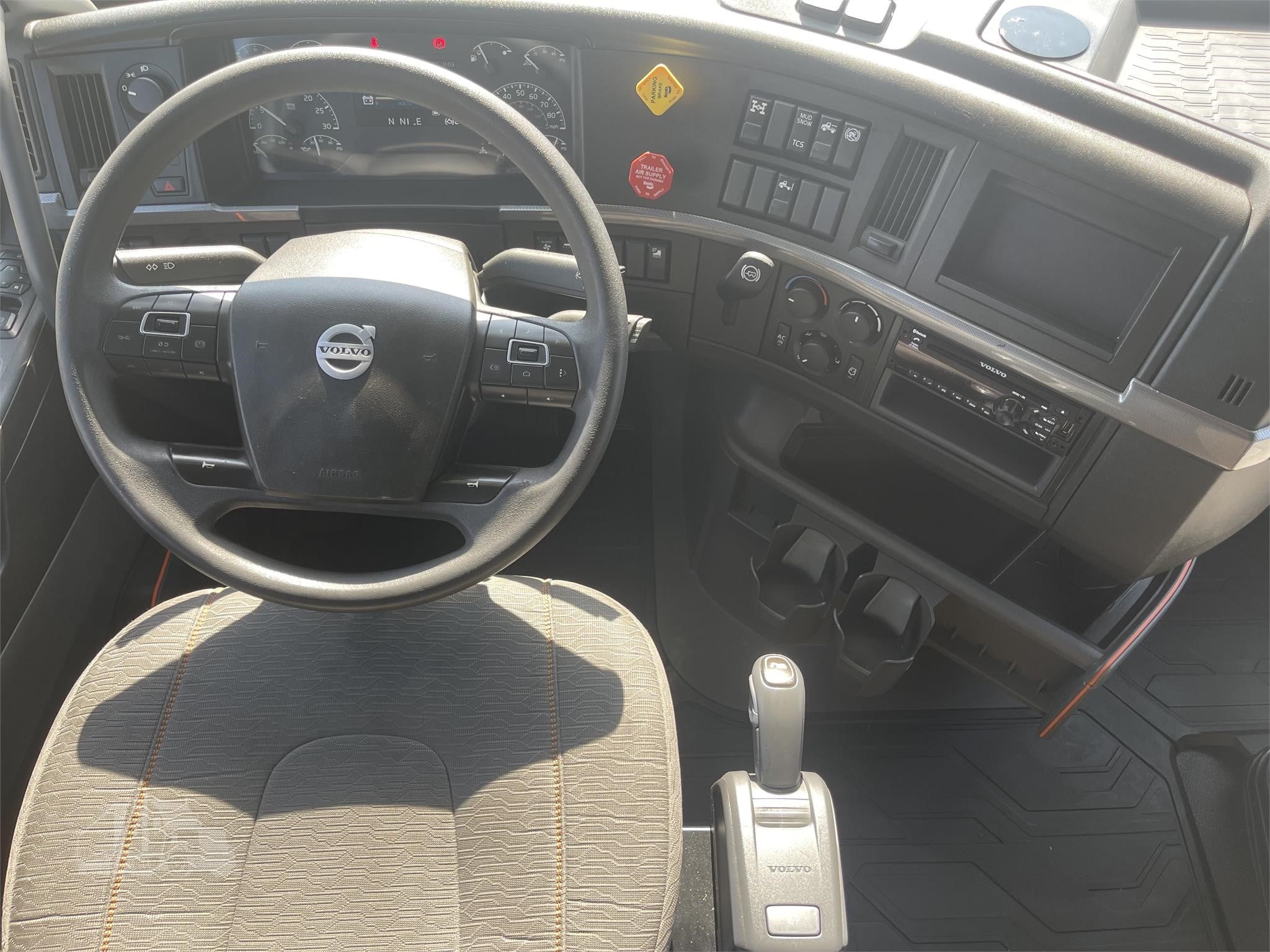 2019 VOLVO VNL64T760 STOCK#THG394