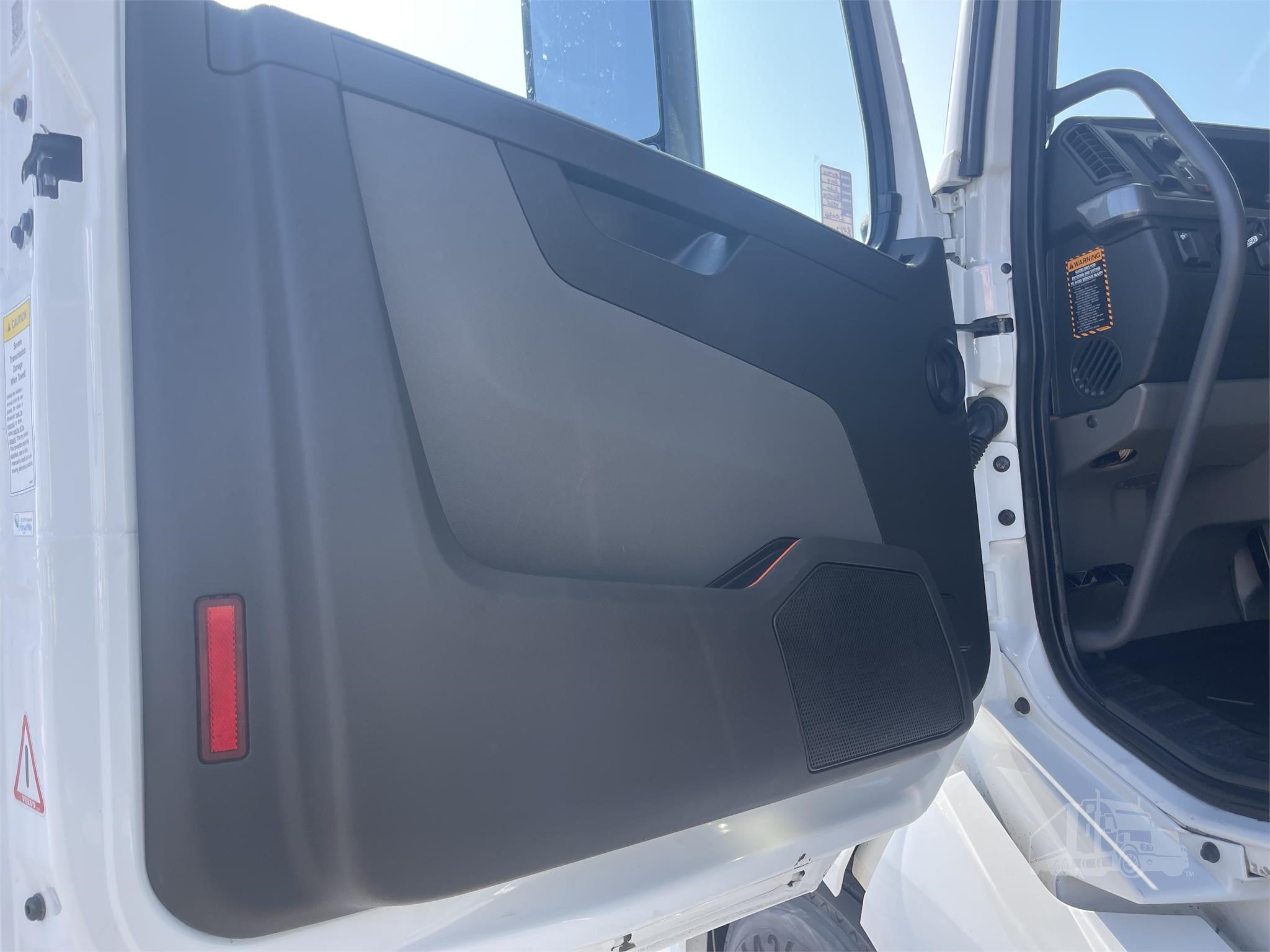 2019 VOLVO VNL64T760 STOCK#THG394