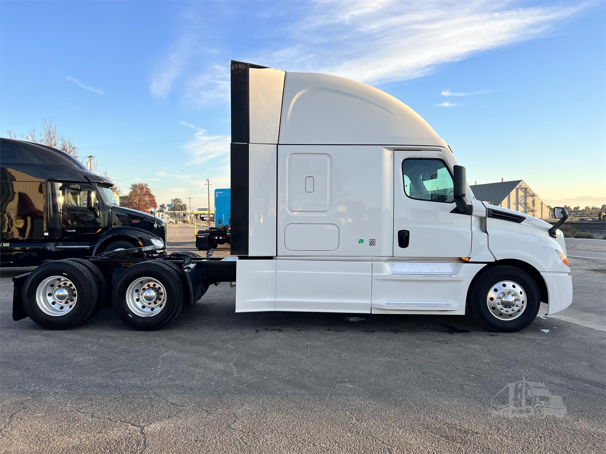 2023 FREIGHTLINER CASCADIA 126