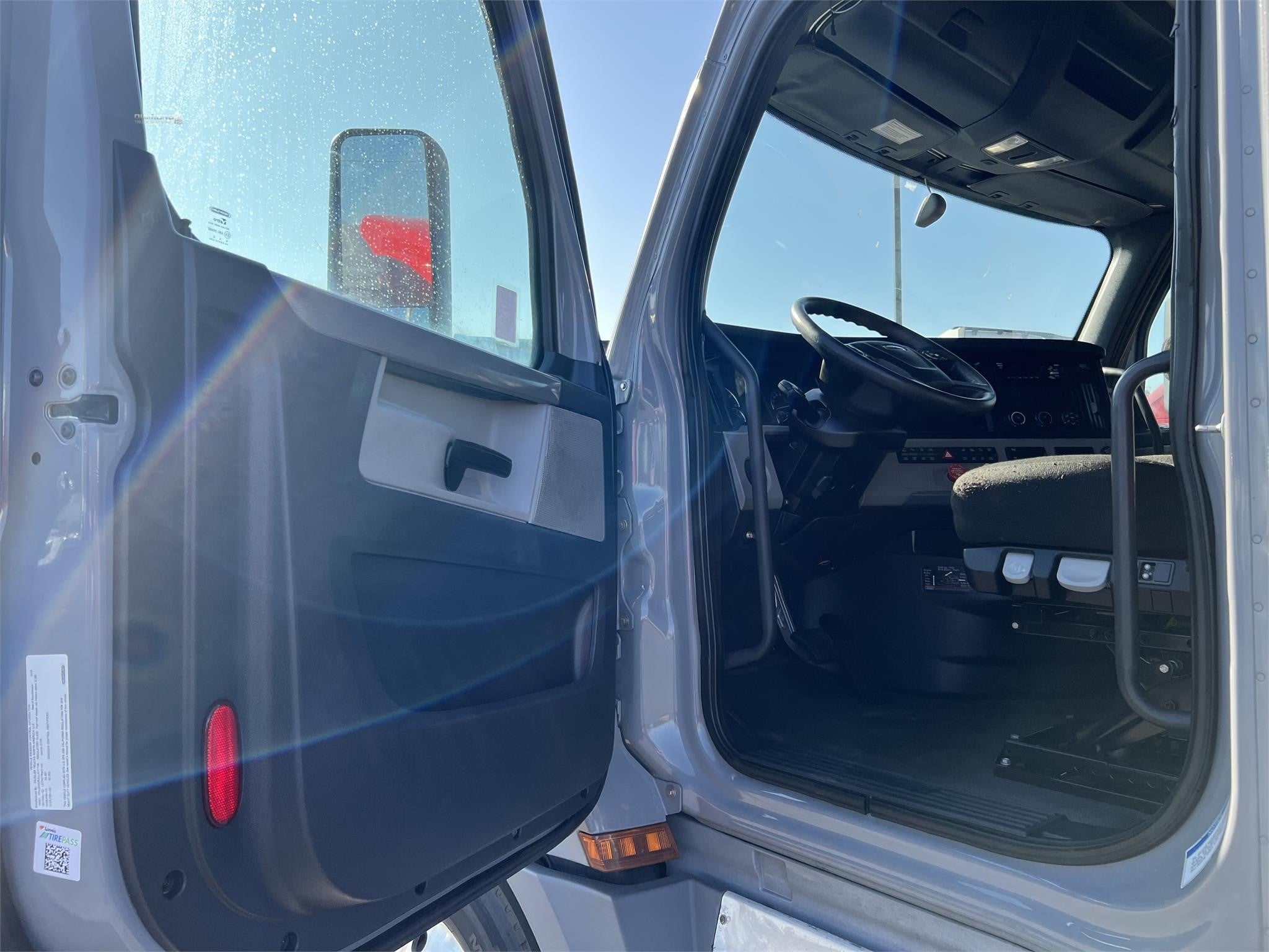 2020 FREIGHTLINER CASCADIA 126 STOCK#GJH645