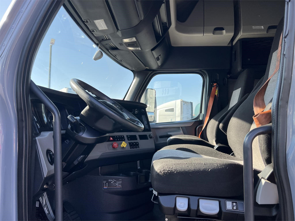 2020 FREIGHTLINER CASCADIA 126 STOCK#GJH645