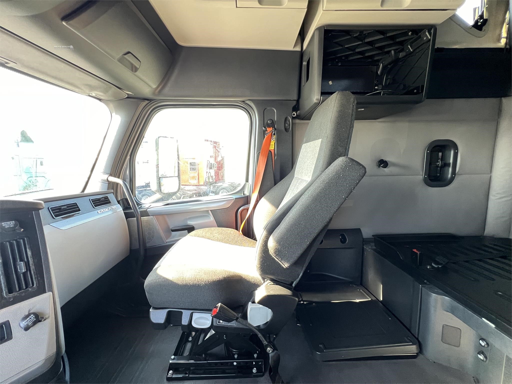 2020 FREIGHTLINER CASCADIA 126 STOCK#GJH645