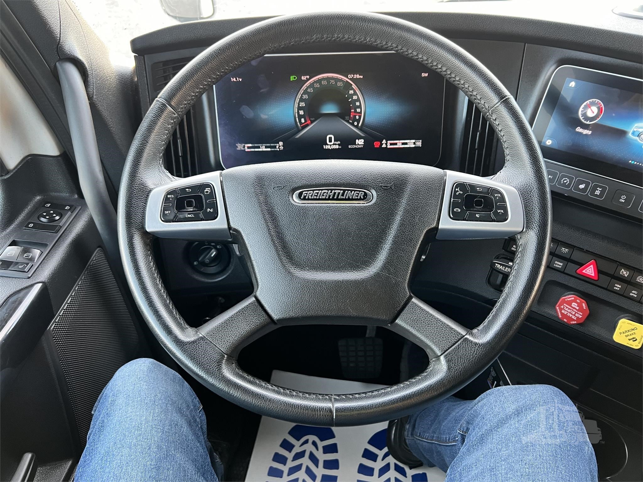 2023 FREIGHTLINER CASCADIA 126