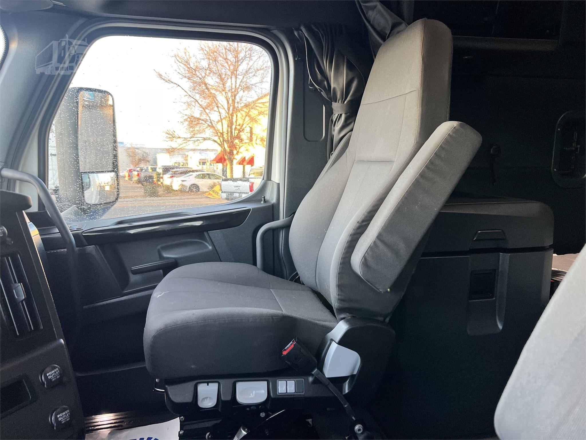 2023 FREIGHTLINER CASCADIA 126