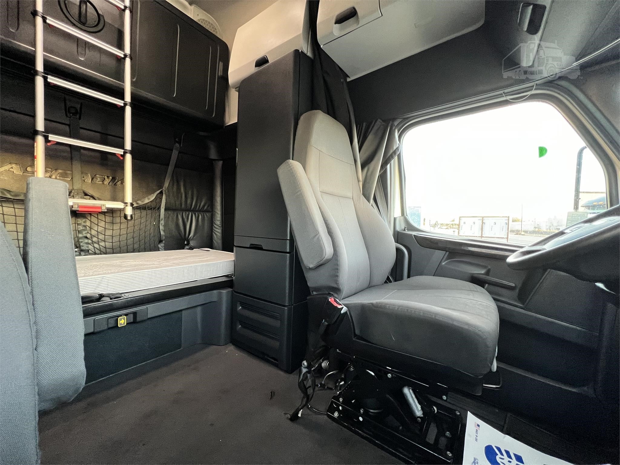 2023 FREIGHTLINER CASCADIA 126