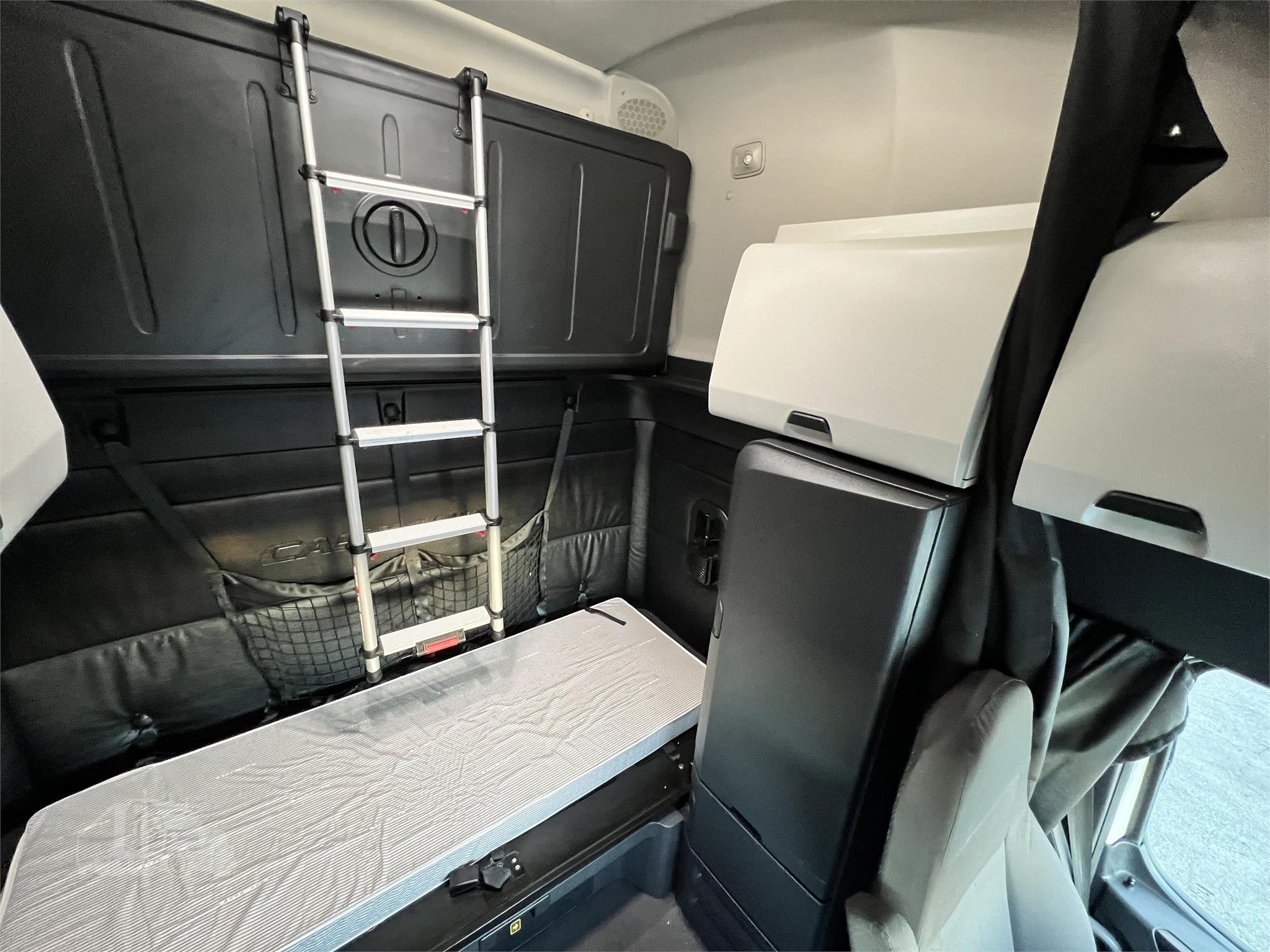 2023 FREIGHTLINER CASCADIA 126