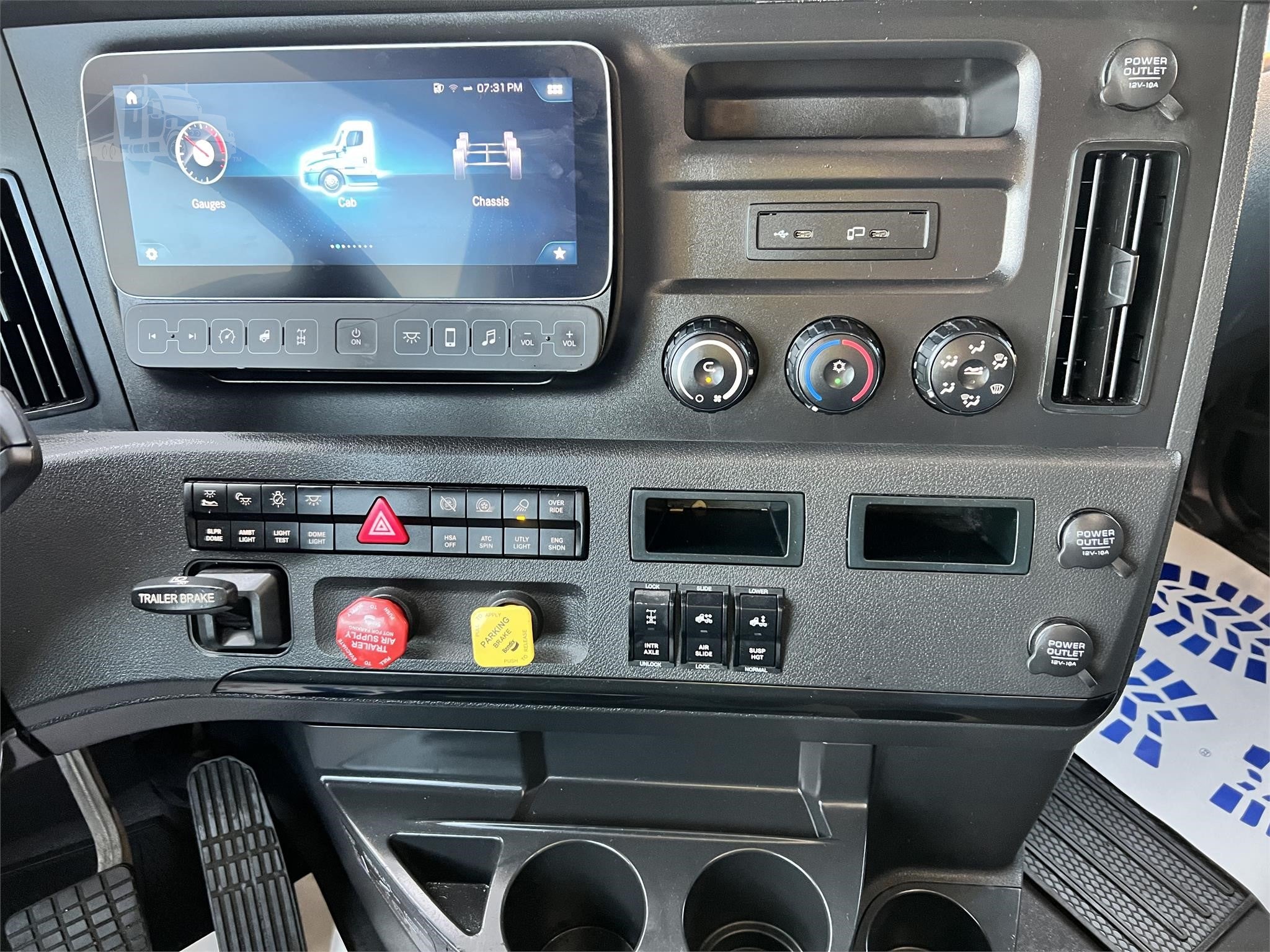 2023 FREIGHTLINER CASCADIA 126