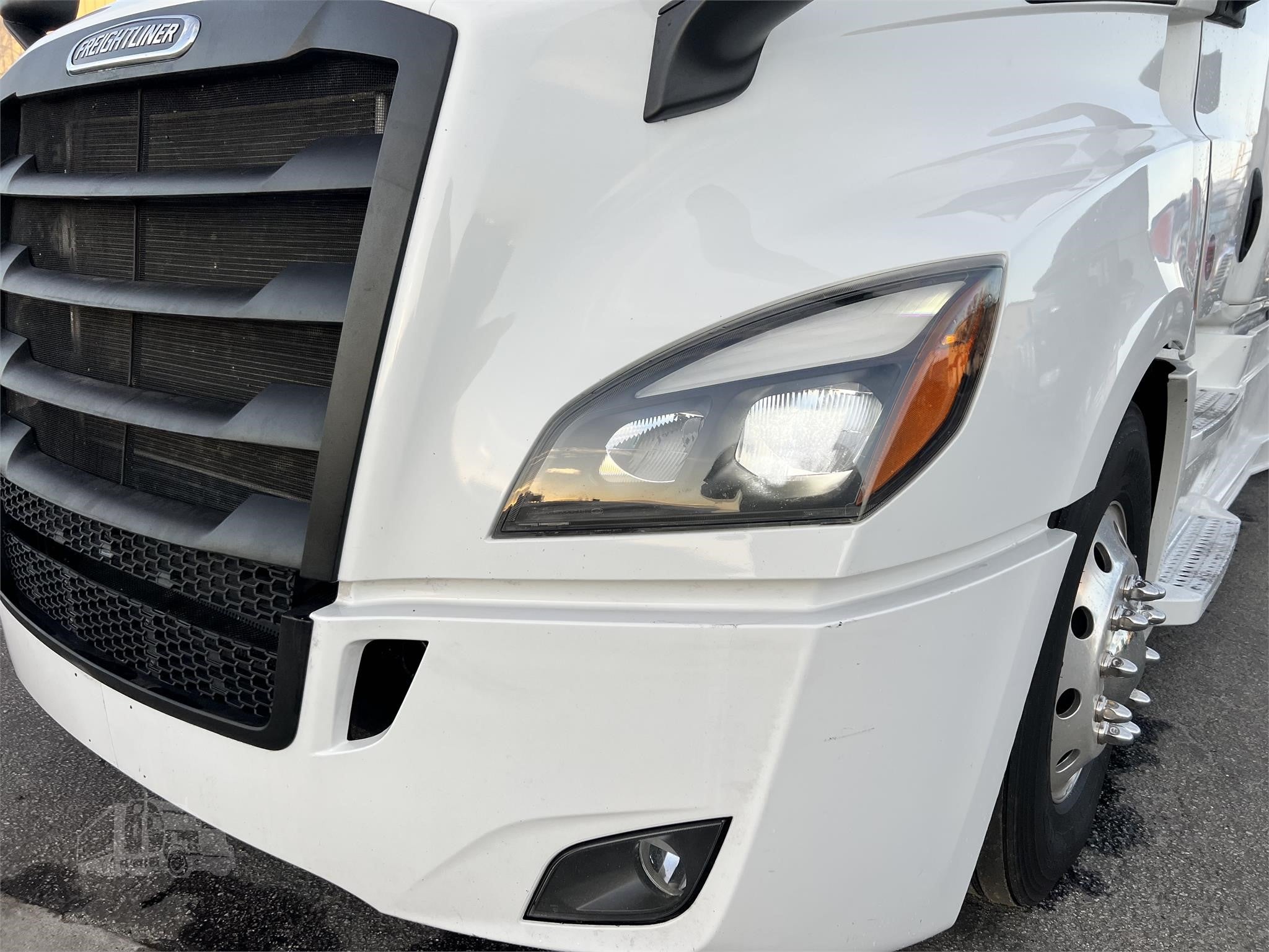 2023 FREIGHTLINER CASCADIA 126