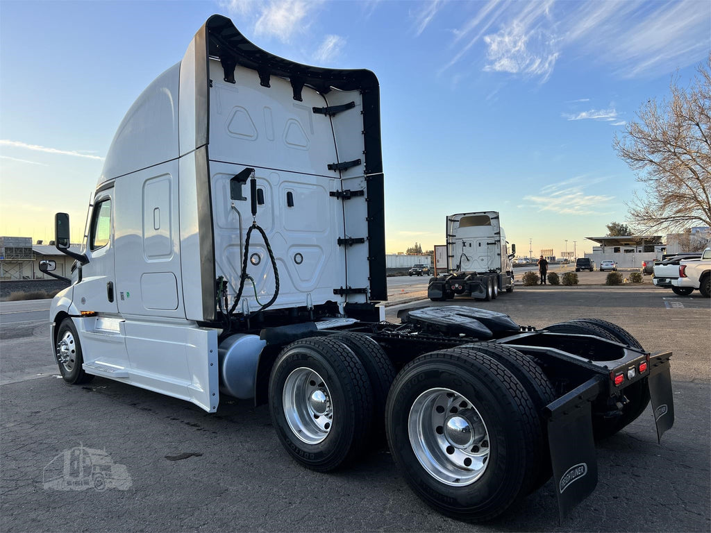 2023 FREIGHTLINER CASCADIA 126