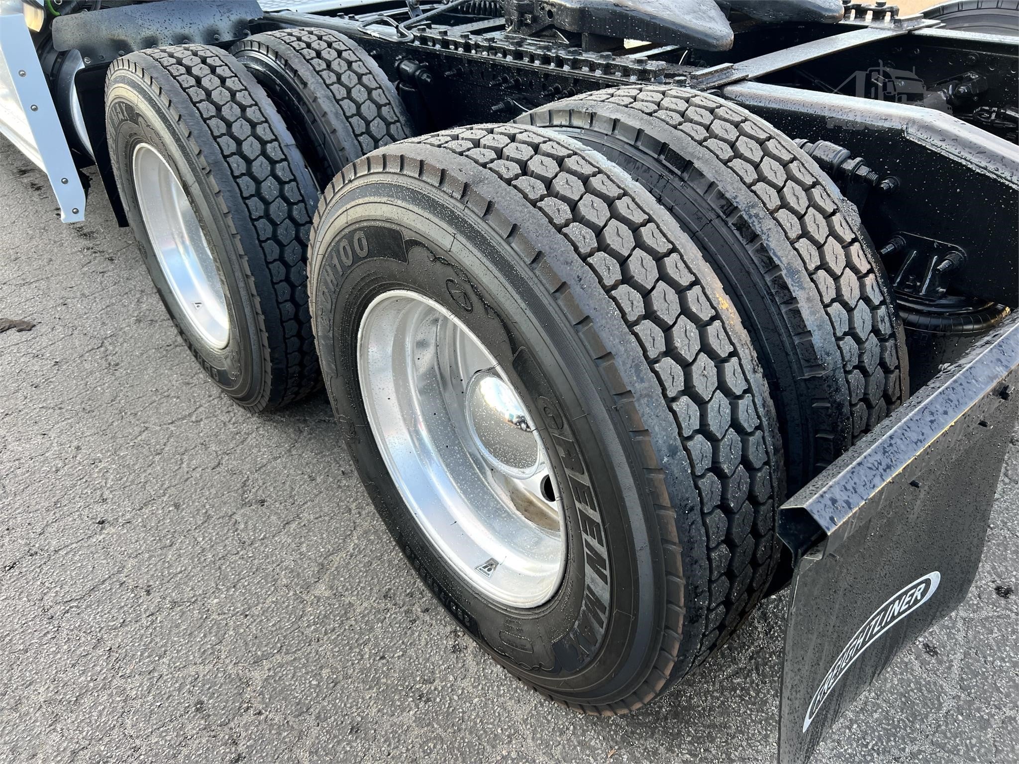 2023 FREIGHTLINER CASCADIA 126