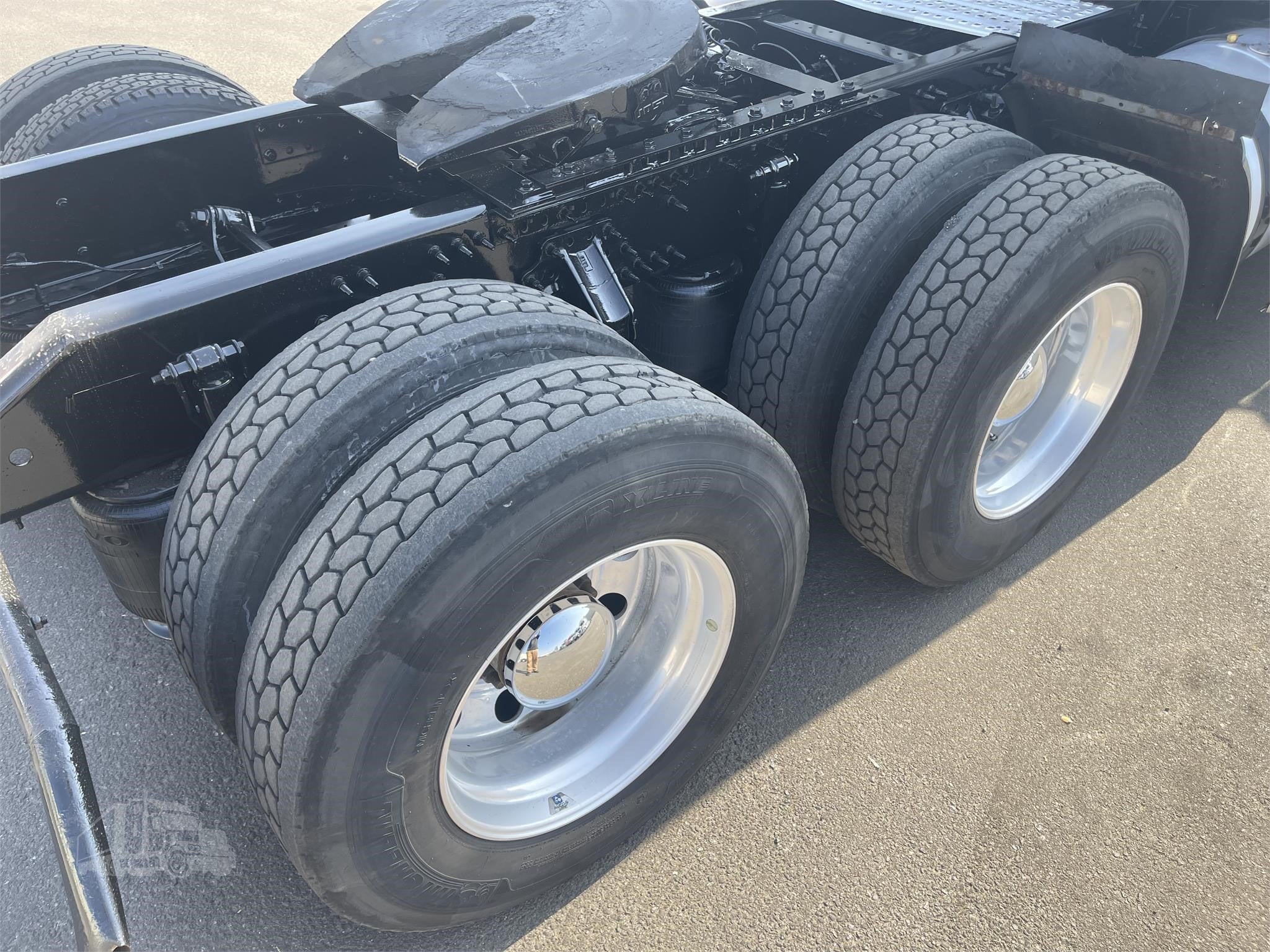 2019 VOLVO VNL64T760 STOCK#THG394