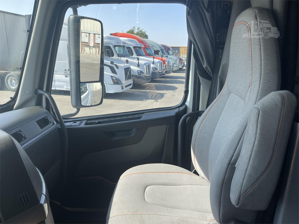 2019 VOLVO VNL64T760 STOCK#THG394